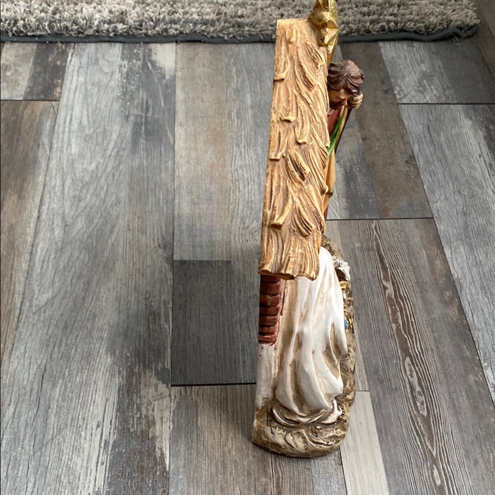 Traditional Nativity Scene with Blue and Brown Details - Picture 9 of 13